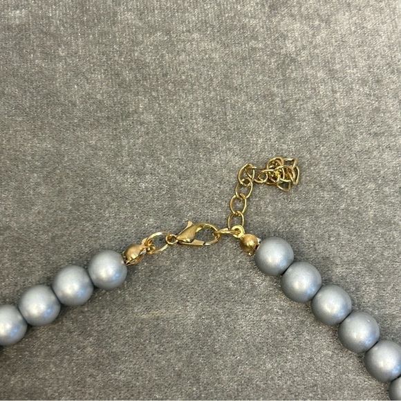 NUANCE gray faux pearl beaded flower leaf rhinestone believe chunky necklace - Picture 10 of 11